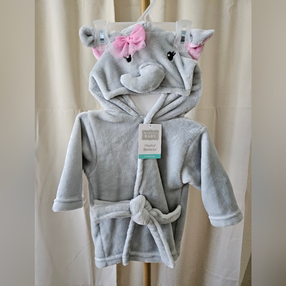 NWT Baby Girl Elephant Hooded Bath Robe 0–9M Soft Plush Cozy Cute 🐘💗